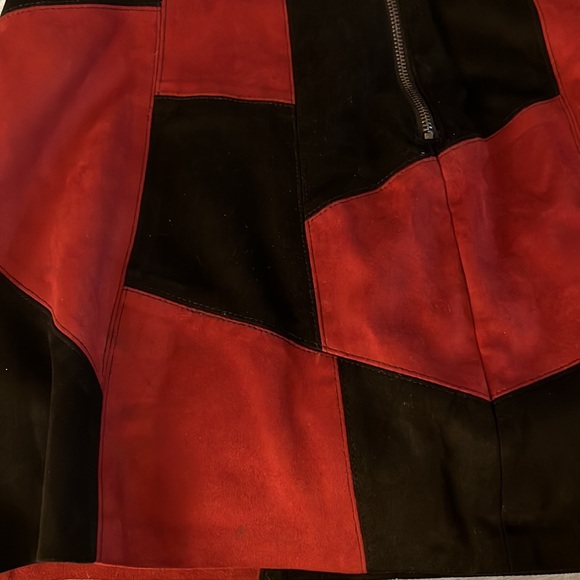 Zara, like new, color block suede mini skirt. - Picture 7 of 8